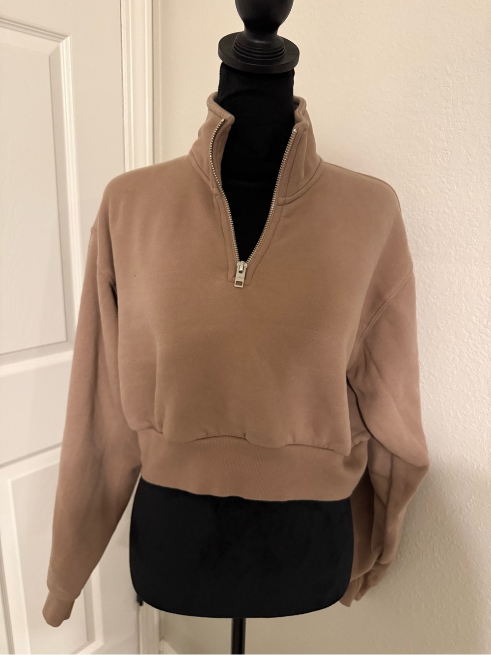 Aritzia TNA Cropped Quarter-Zip Pullover in Taupe Brown